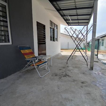 Modern , Spacious Gambang Ump 18 Guest House Dış mekan fotoğraf